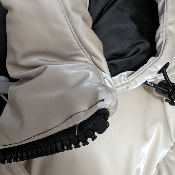 Aritzia TNA Super Puff Original Hooded Down Puffer Jacket, Size M - Picture 8 of 8